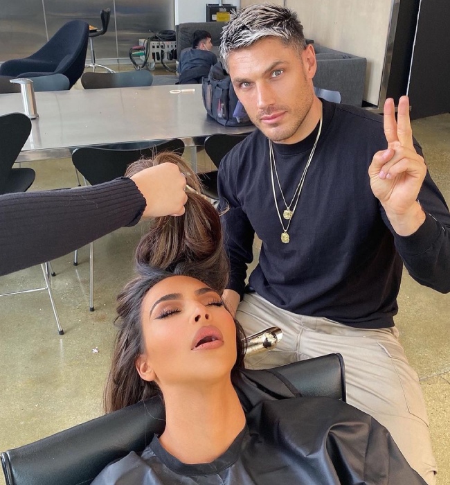 Kim Kardashian was caught having a nap during salon visit - and her fans loved it