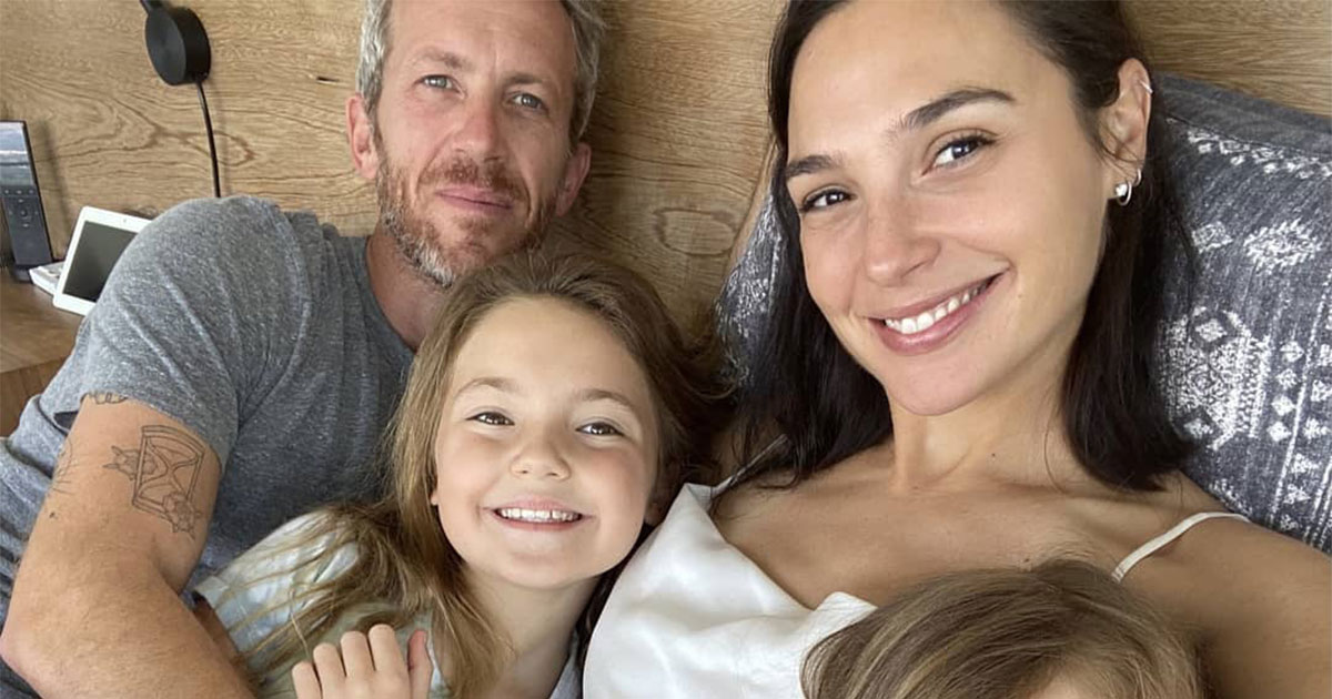 Gal Gadot Shares Pregnancy News With Adorable Family Bump Pic