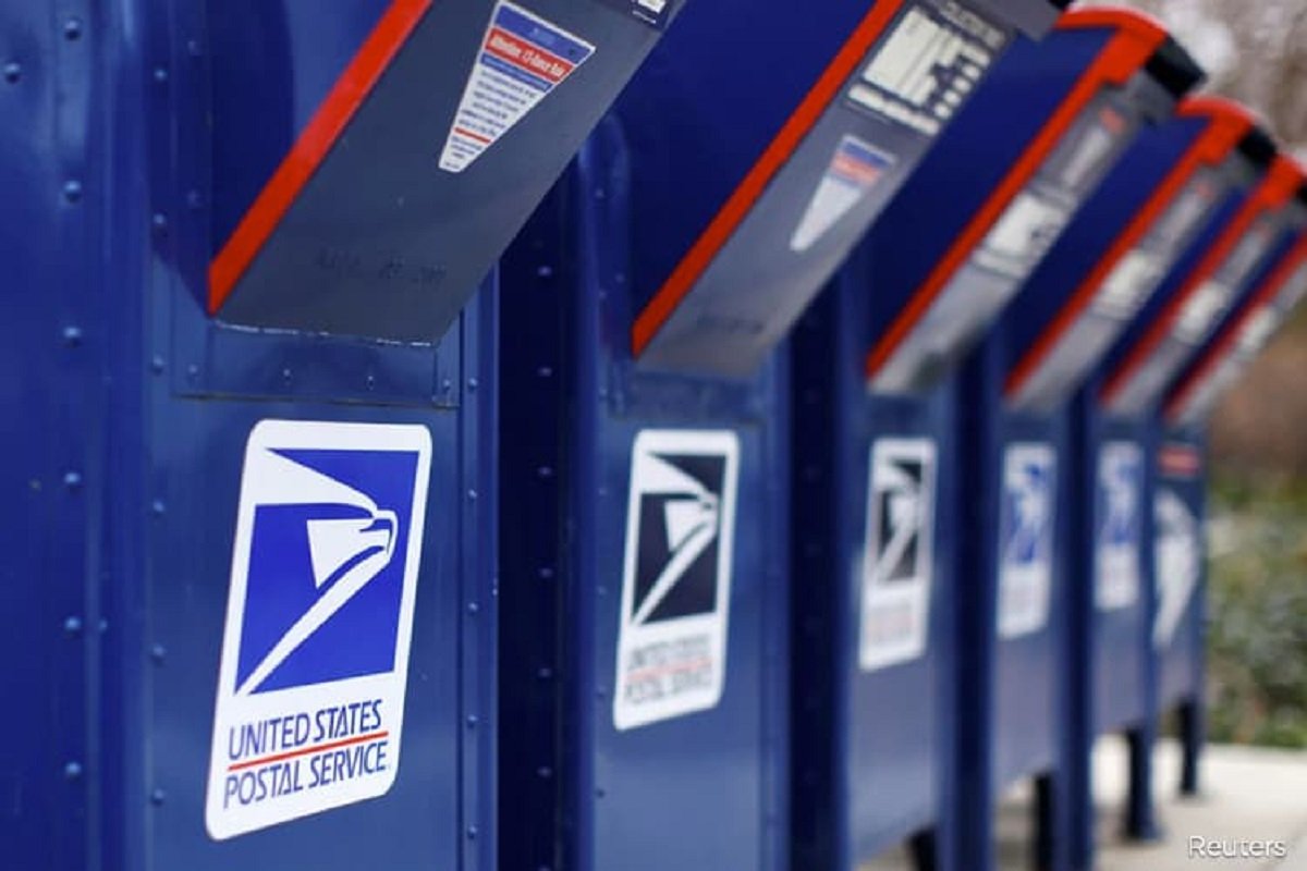 Big trade in Oshkosh shares before Postal award spurs questions