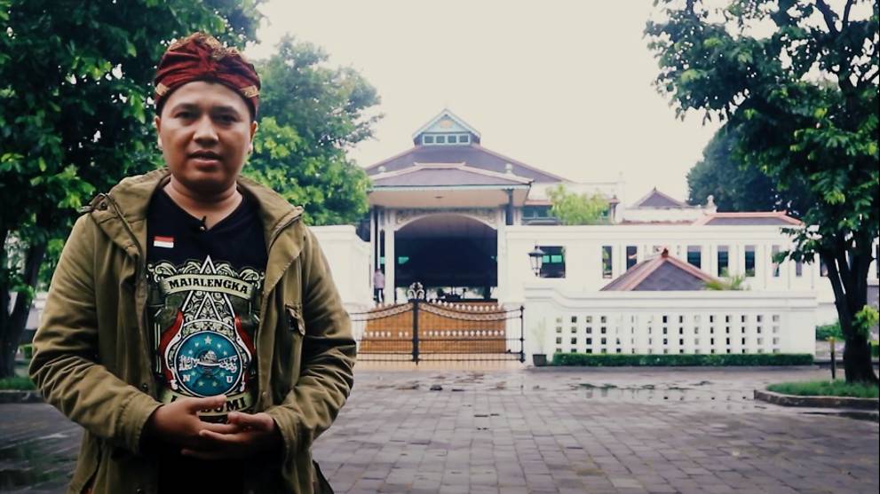 This man can read and write 30 ancient Indonesian scripts, some as old as 500 years
