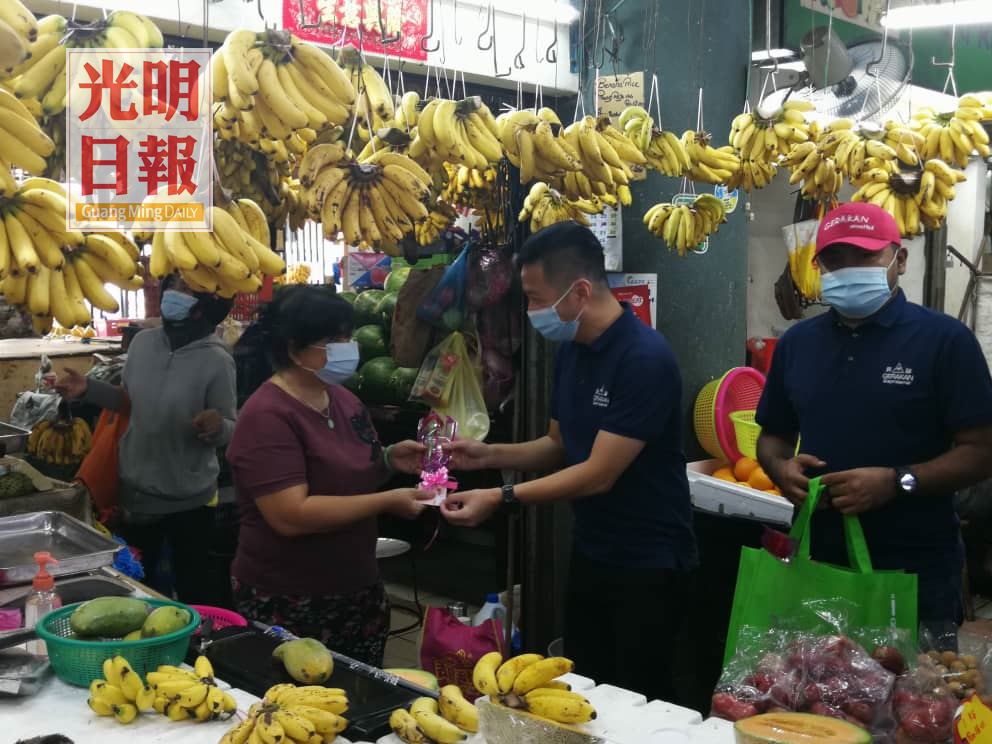 胡栋强：槟要30%女议员 女候选人应佔30%