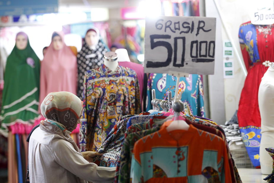 Drop in Indonesia retail sales moderates in January