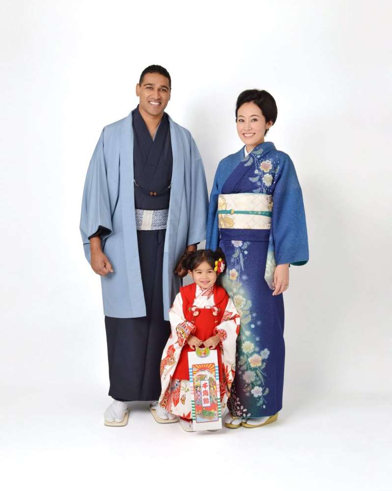 Kimono rentals take off among young women in Japan, who rarely wear them in everyday life any more