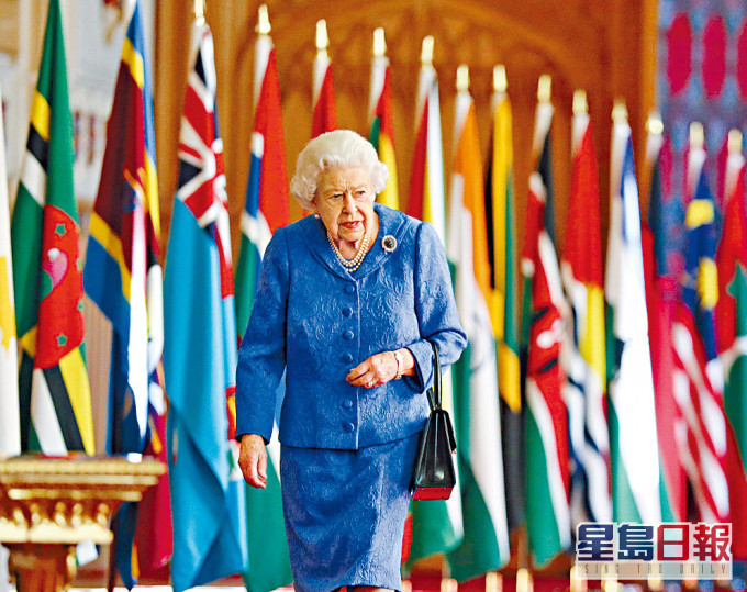 英女皇首度回应梅根专访 承诺严肃处理种族问题