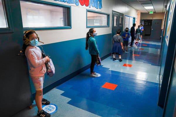 Los Angeles Schools and Teachers’ Union Agree to Reopen Classrooms