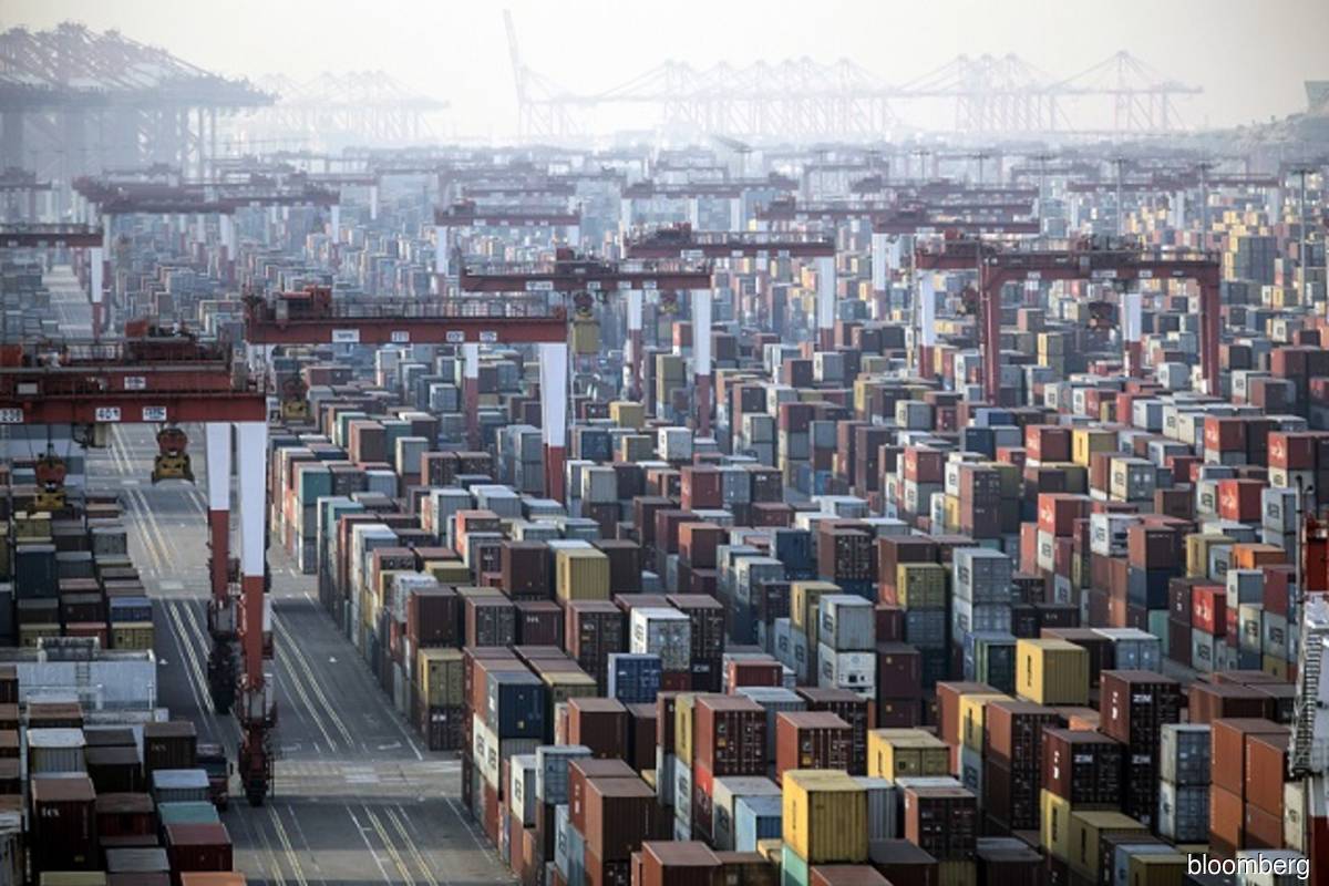 Exporters take unusual steps to ease container shortage