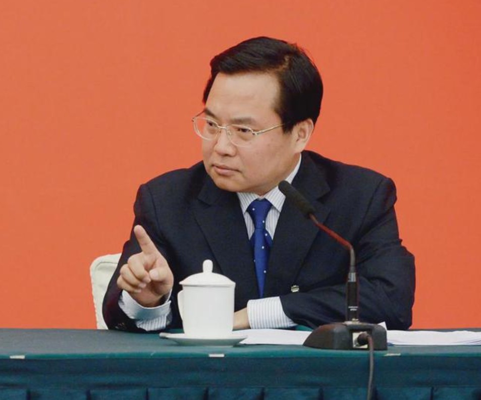 “种树市长” 退休三年后被查，出席活动时市民一片嘘声