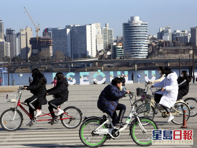 南韩连续6天单日确诊逾400宗 8520人接种疫苗后现异常反应