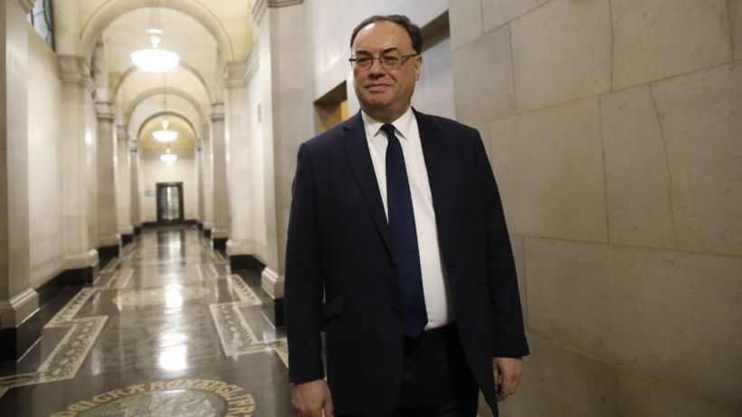 Bank governor under fire for role in RBS scandal