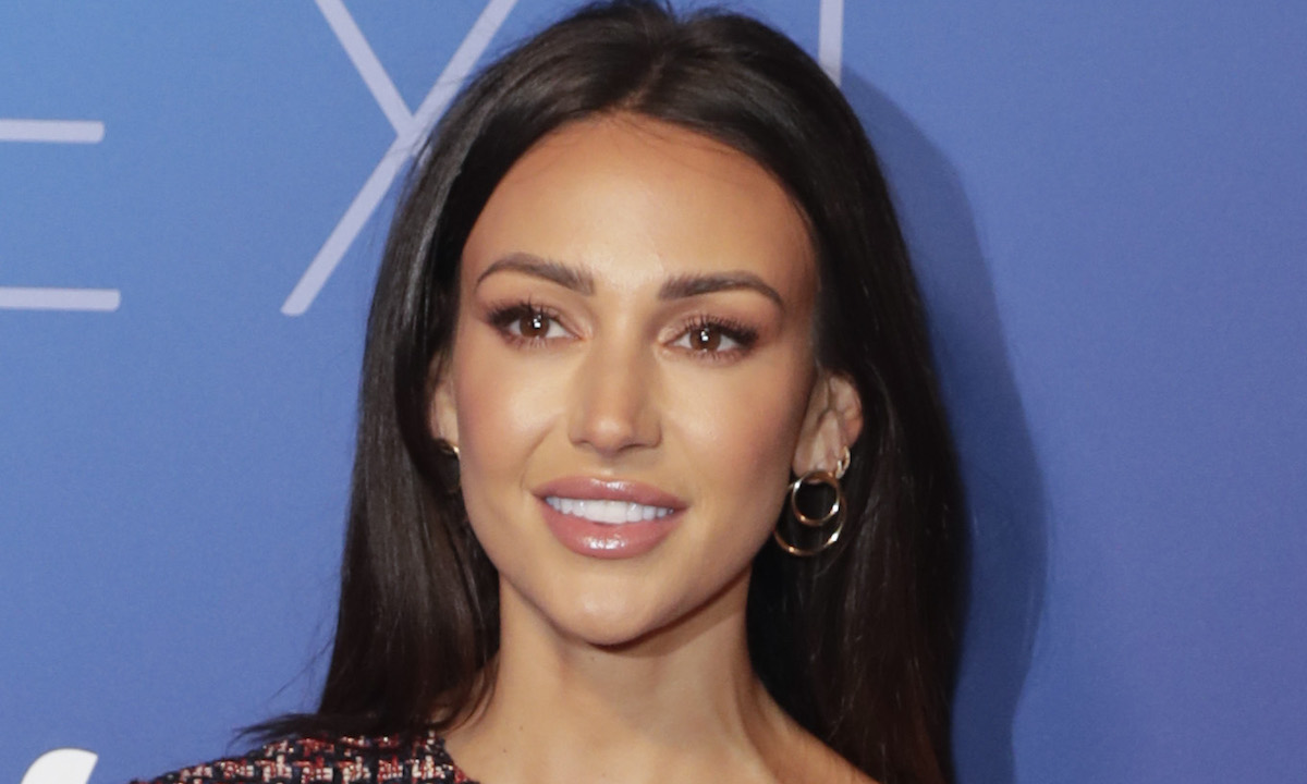 Michelle Keegan practically gets an eye lift with her incredible brow gel - and we need it stat