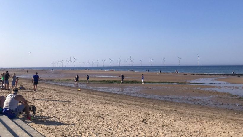 Redcar rescue: Men 'risked their lives' to save girls