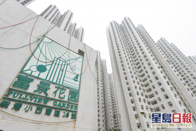 小西湾六旬妇留遗书堕楼 倒毙平台