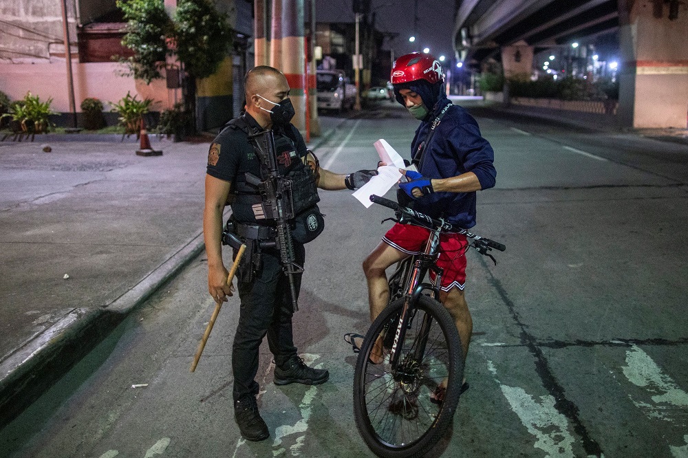 Philippines reports record 382 coronavirus deaths