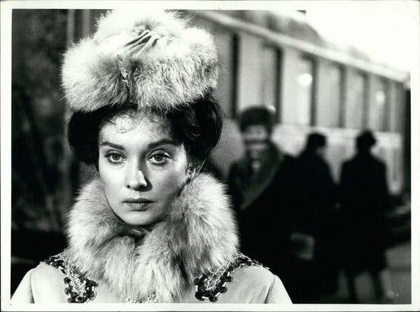 Nicola Pagett, ‘Upstairs, Downstairs’ Actress, Dies at 75