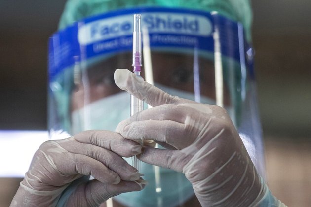 Drugmakers Prepare COVID Vaccines Against Variants