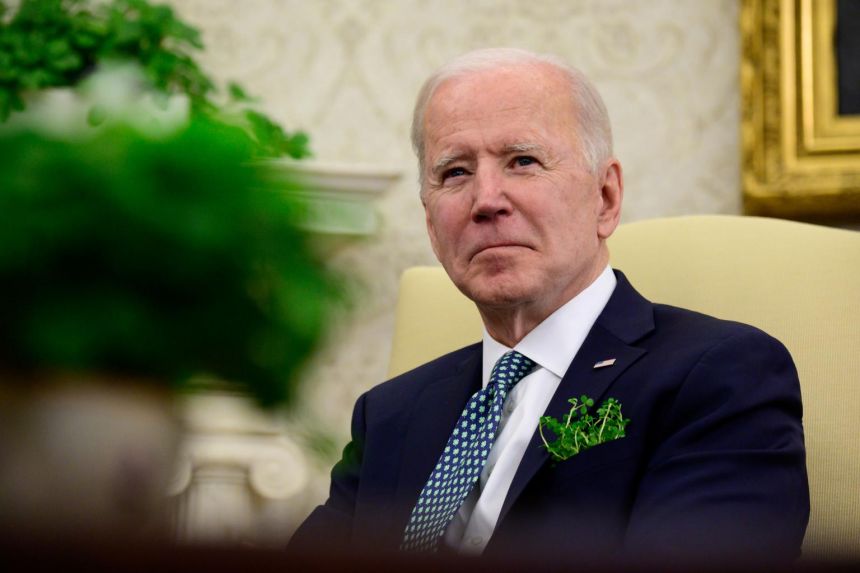 Biden underscores need to maintain Northern Ireland peace; won't weigh in on UK-EU row