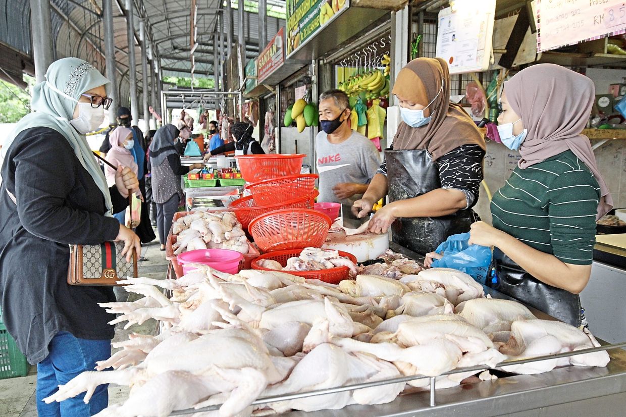 Keep dressed chickens fresh in chillers, traders told