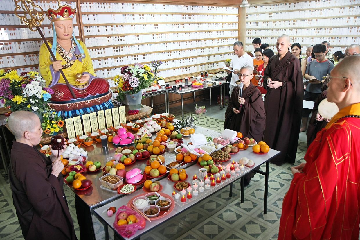 Qing Ming prayers by proxy