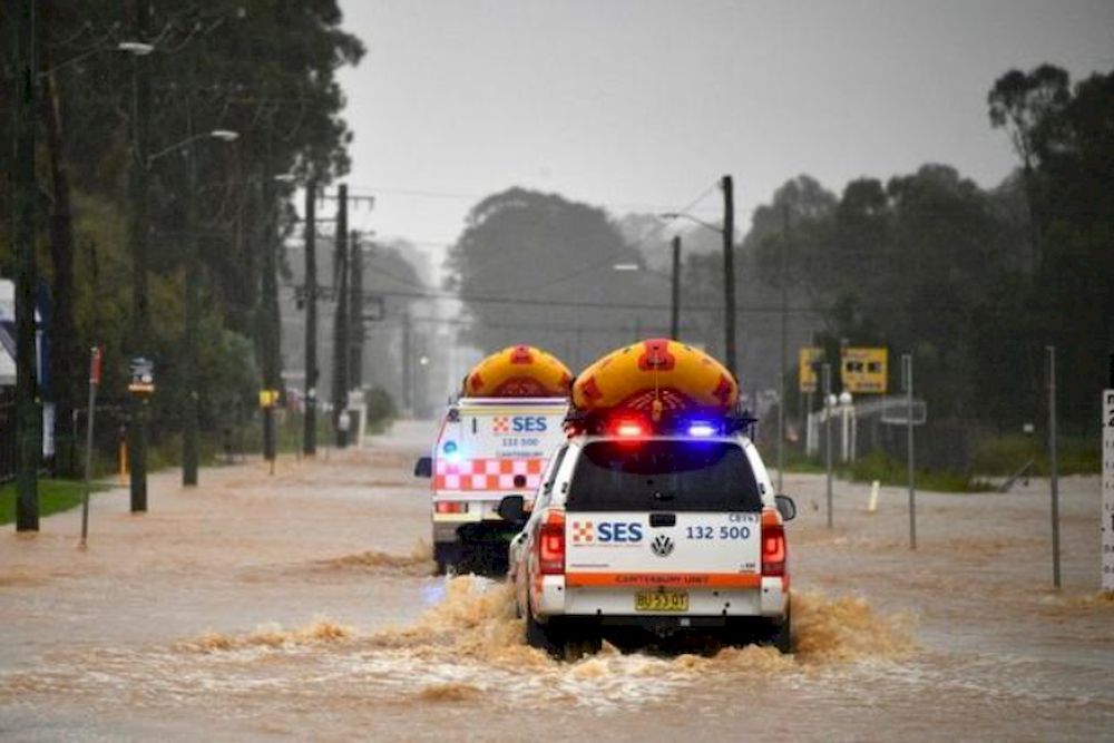 Thousands ordered to evacuate as floods hit Sydney