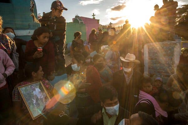 A Violent End to a Desperate Dream Leaves a Guatemalan Town Grieving