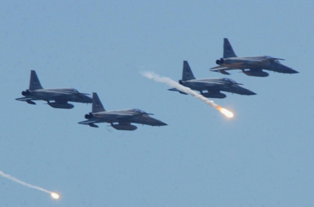 Taiwan pilot killed, another missing after fighter jets collide