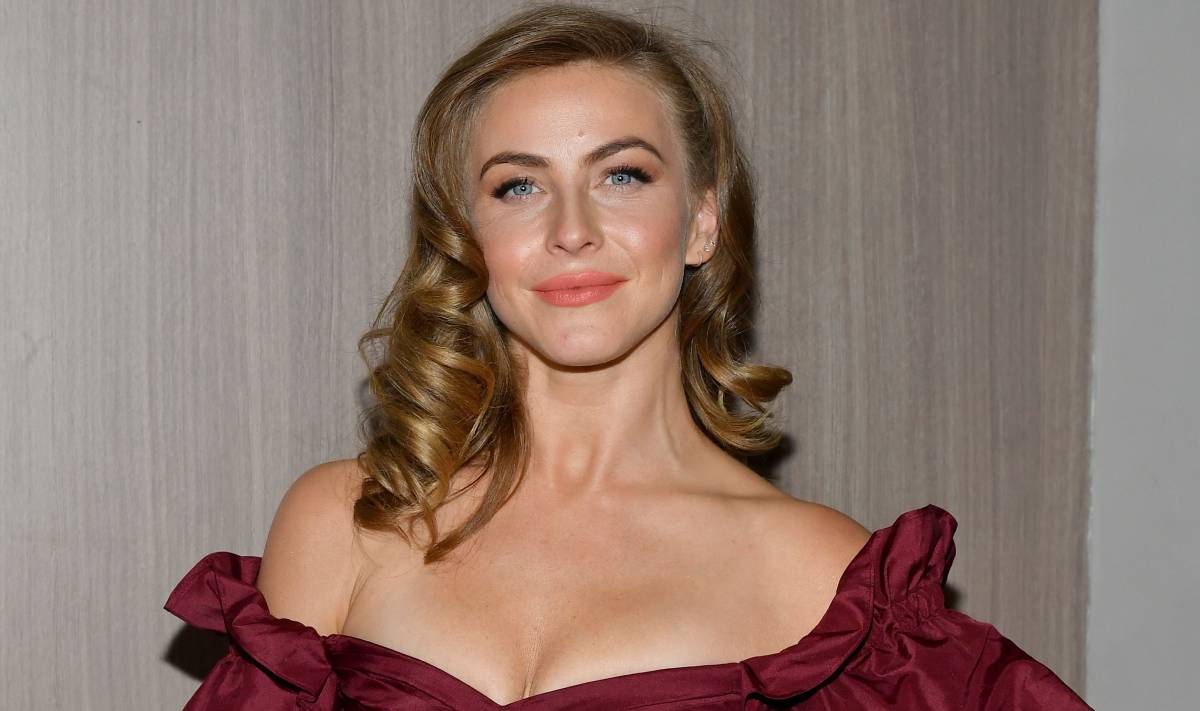 Julianne Hough gives underwear-clad tour of incredible Hollywood Hills home