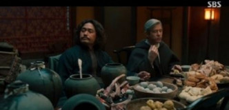 出现中式食物扭曲歷史惹网民不满 韩剧《朝鲜驱魔师》播2集即被腰斩