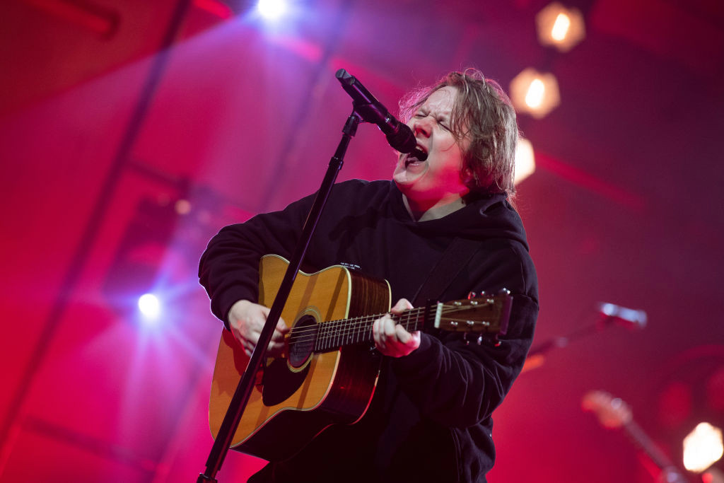Lewis Capaldi makes ‘difficult decision’ to reschedule all 2021 live shows to focus on second album