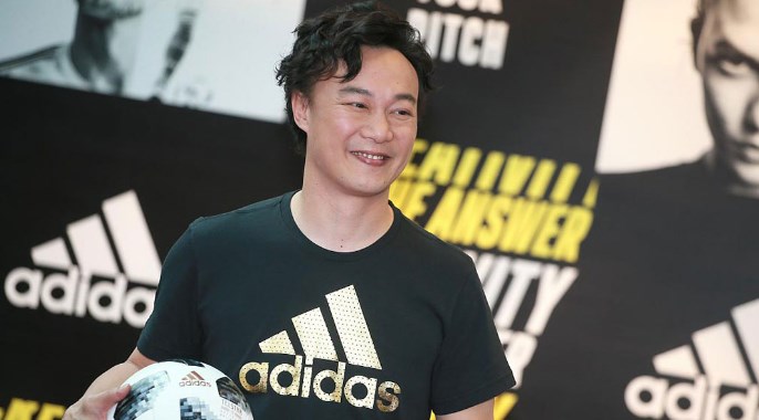 【新疆棉风暴】挺疆棉遭网友嘲“灵魂变卖了” 陈奕迅匿车厢发呆1小时