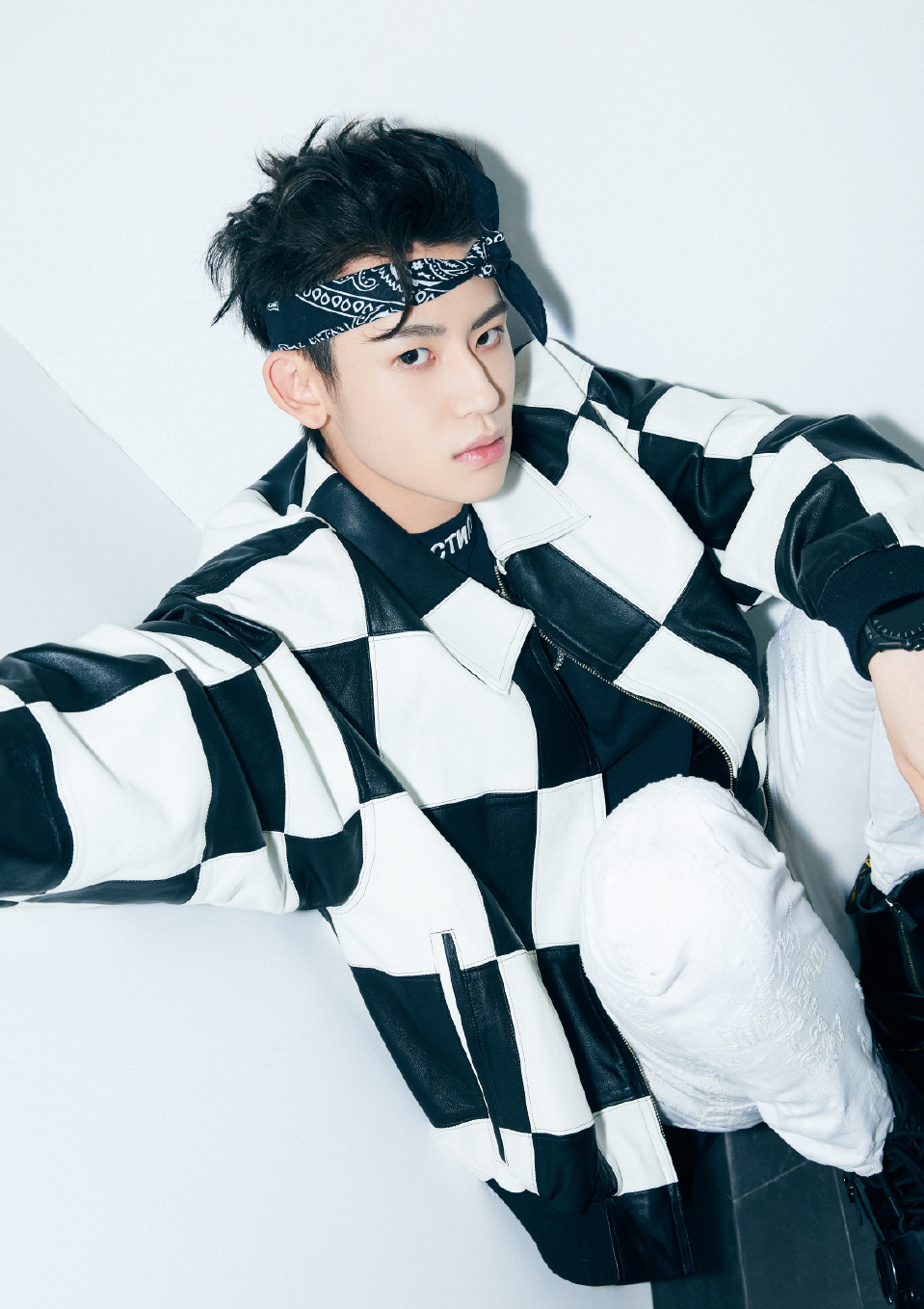李易峰朱正廷方凌晨发声明，终止与BOSS雨果博斯的合作
