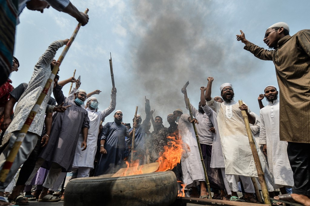 Bangladesh violence spreads after Modi's visit, attacks on Hindu temples