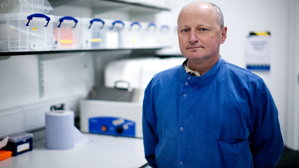 Covid: Secret filming exposes contamination risk at test results lab