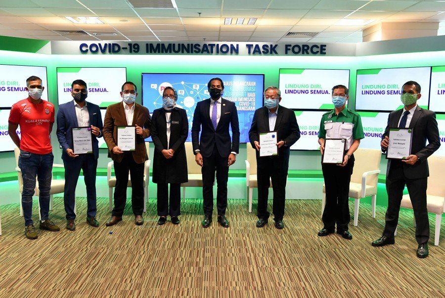 Khairy: Govt going all out to boost vaccine registrations