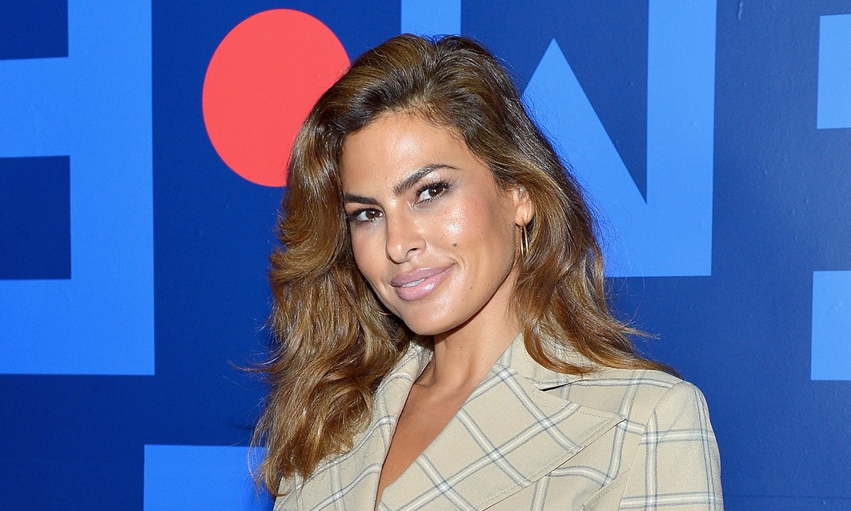 Eva Mendes shares hilarious picture after makeover from daughters