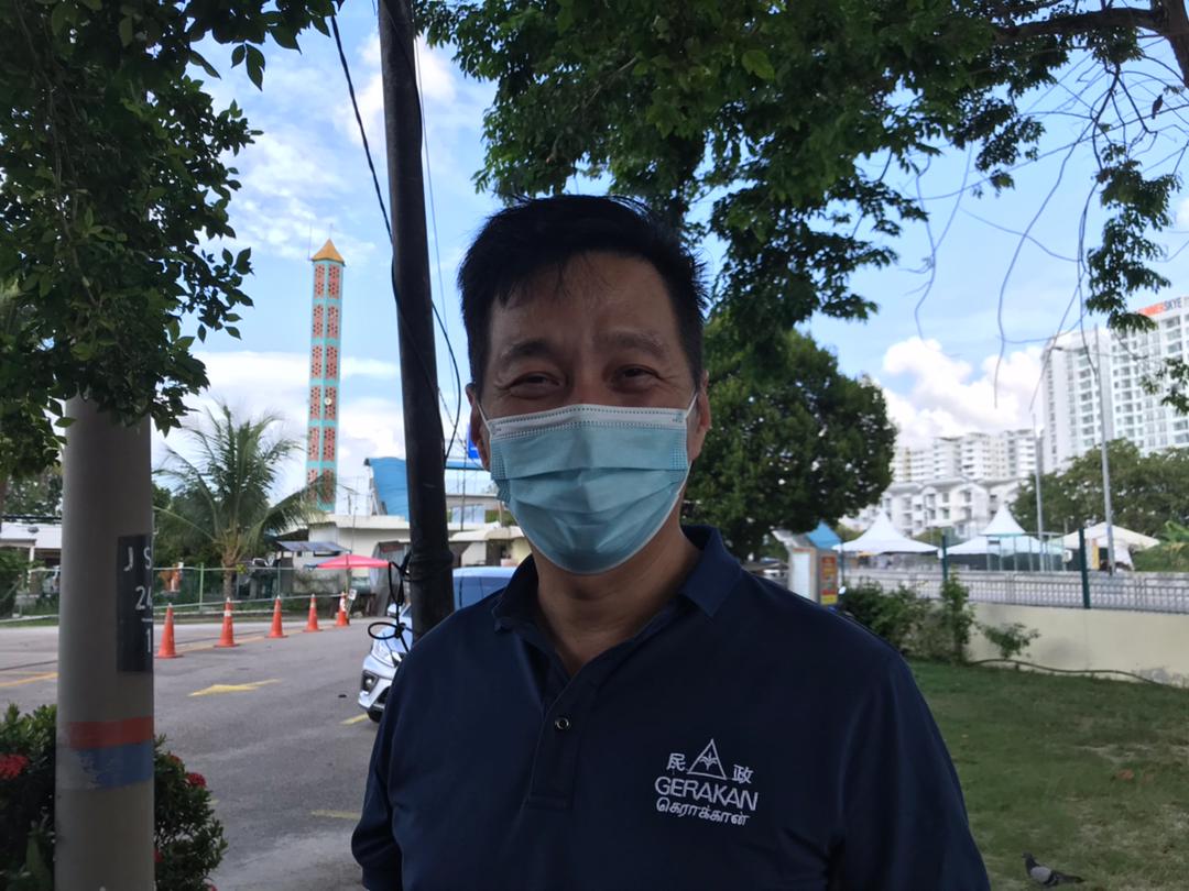 没提呈书面问题及缺席 胡栋强促曹观友对付失责议员