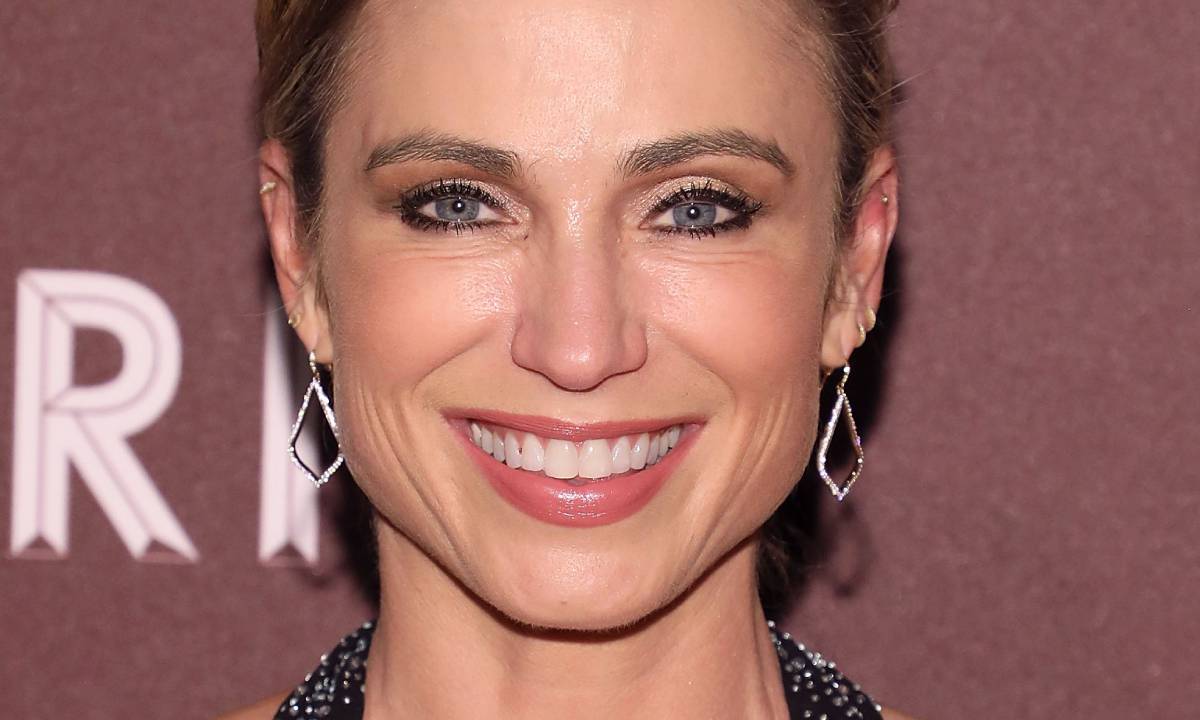 GMA's Amy Robach leaves fans speechless with latest holiday selfie – and she's glowing!
