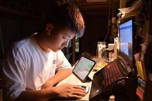 逾两万人下单 男子开网店治拖延症