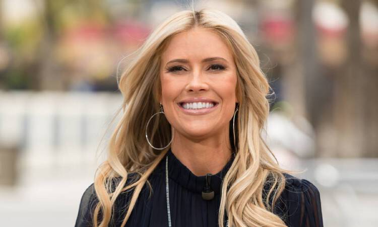 Christina Anstead debuts sensational hair transformation with before ...