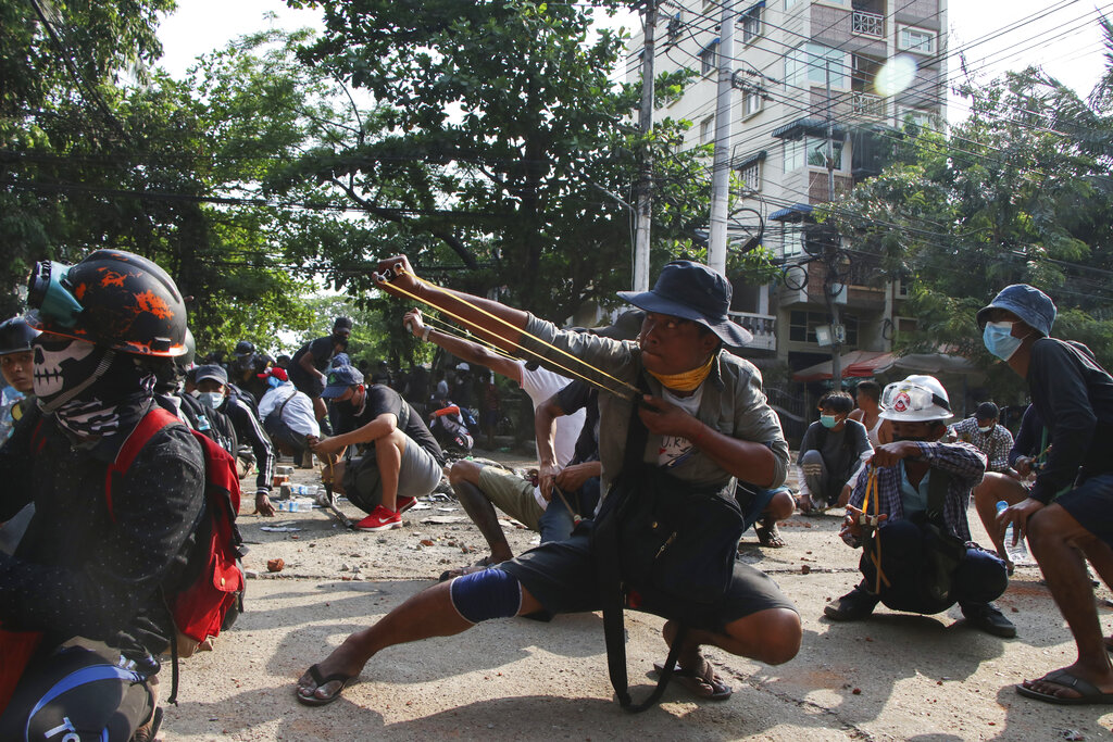 Thousands flee to Thailand after Myanmar army’s air strikes on villages