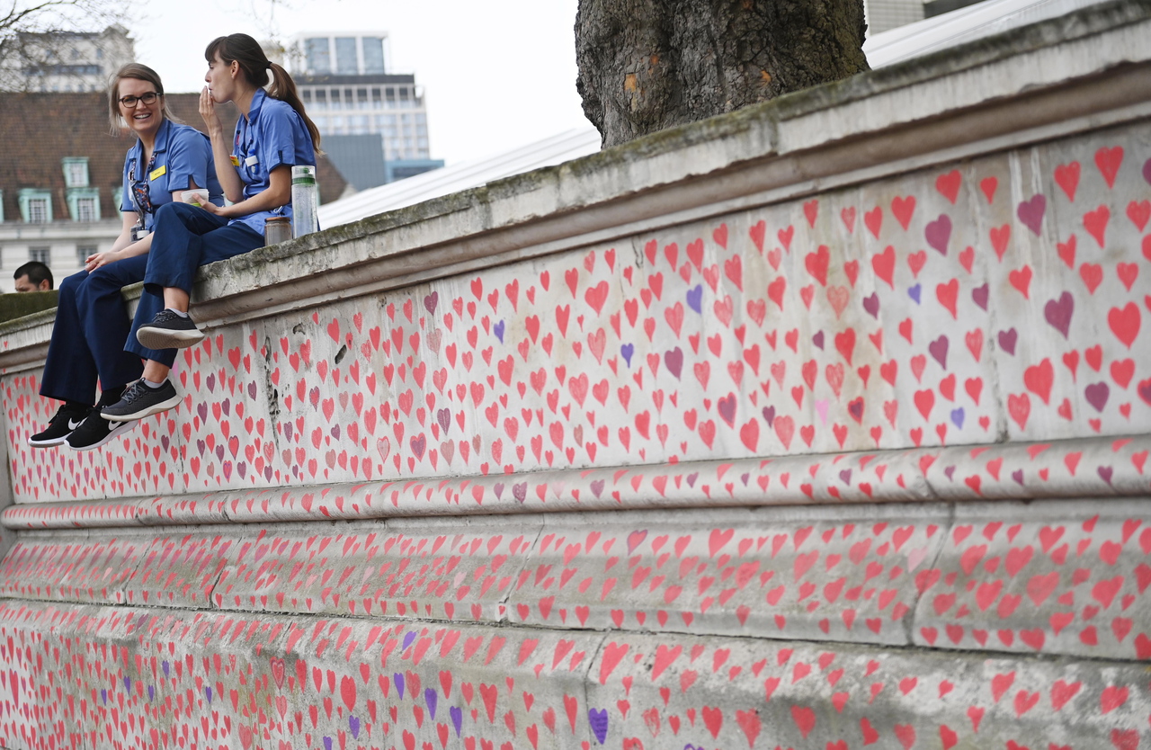 150,000 painted hearts, each for a life lost to Covid-19 in Britain
