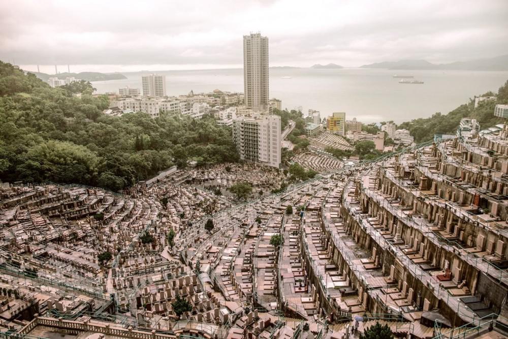 死人过得比活人贵？一平坟地猜猜多少钱？