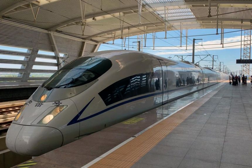 China looks to slow growth of money-losing high-speed rail