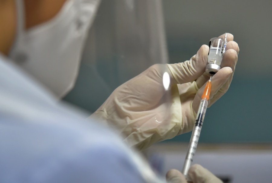 Let people choose vaccine, says expert