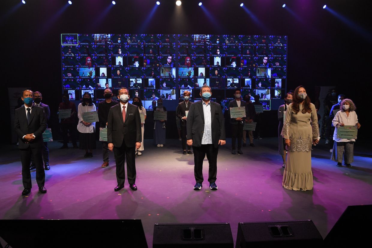 Cendana Recovery Initiatives awards grants to 150 beneficiaries in the arts