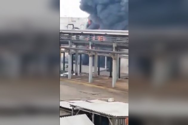 EXPLOSION and fire rock Mexican oil refinery in Veracruz state