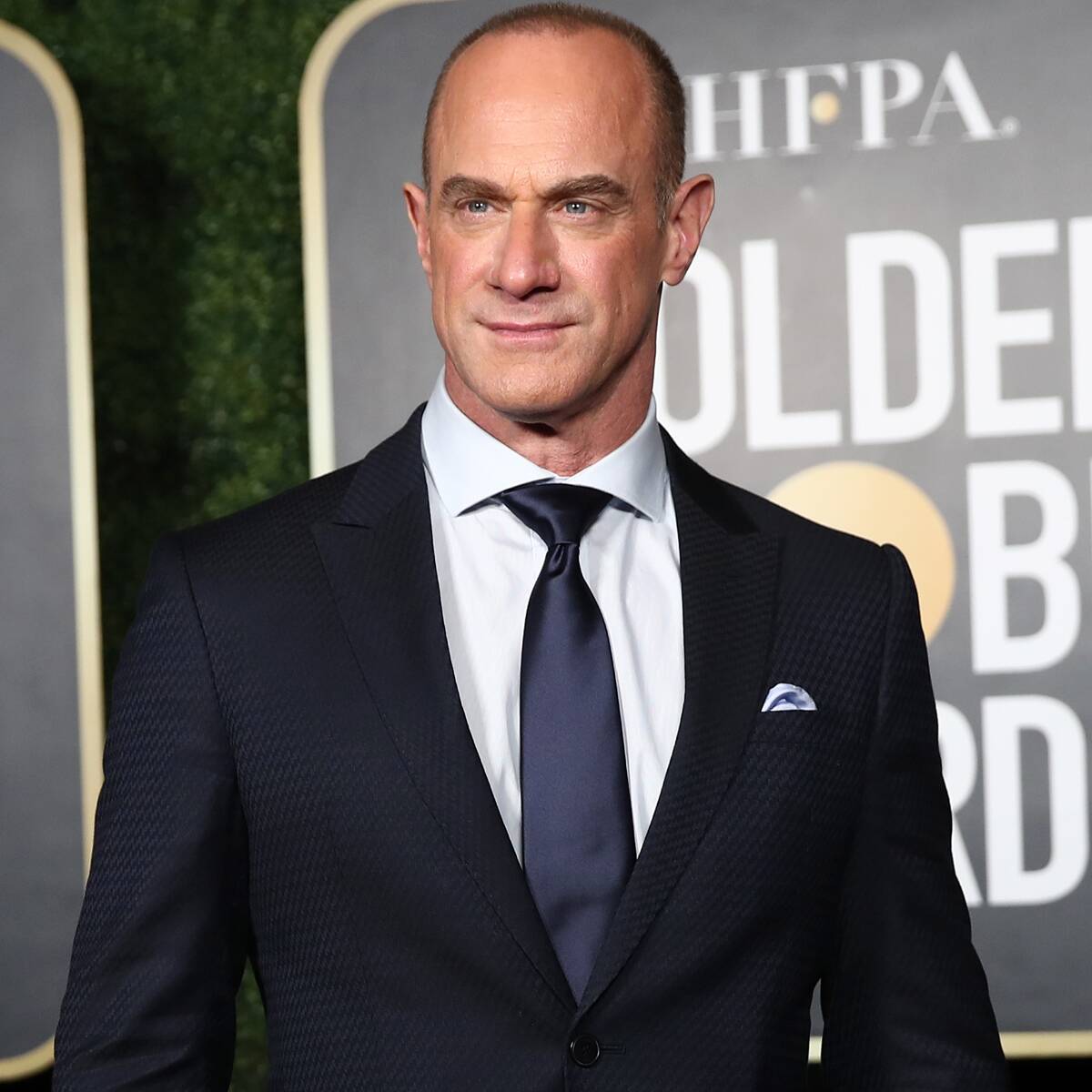 Christopher Meloni Responds to Questions About His "Big Cake" After Photo of His Tight Pants Goes Viral