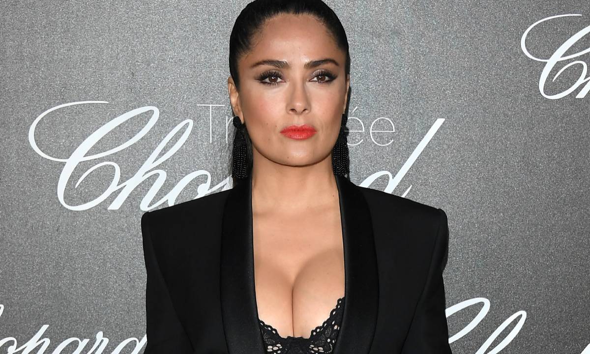 Salma Hayek's famous curves steal the show in throwback photo with a fun twist