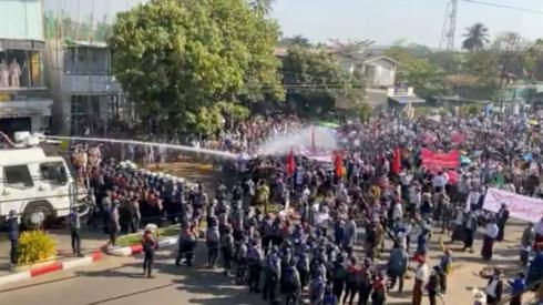 Myanmar coup: 'Dozens killed' in military crackdown in Bago