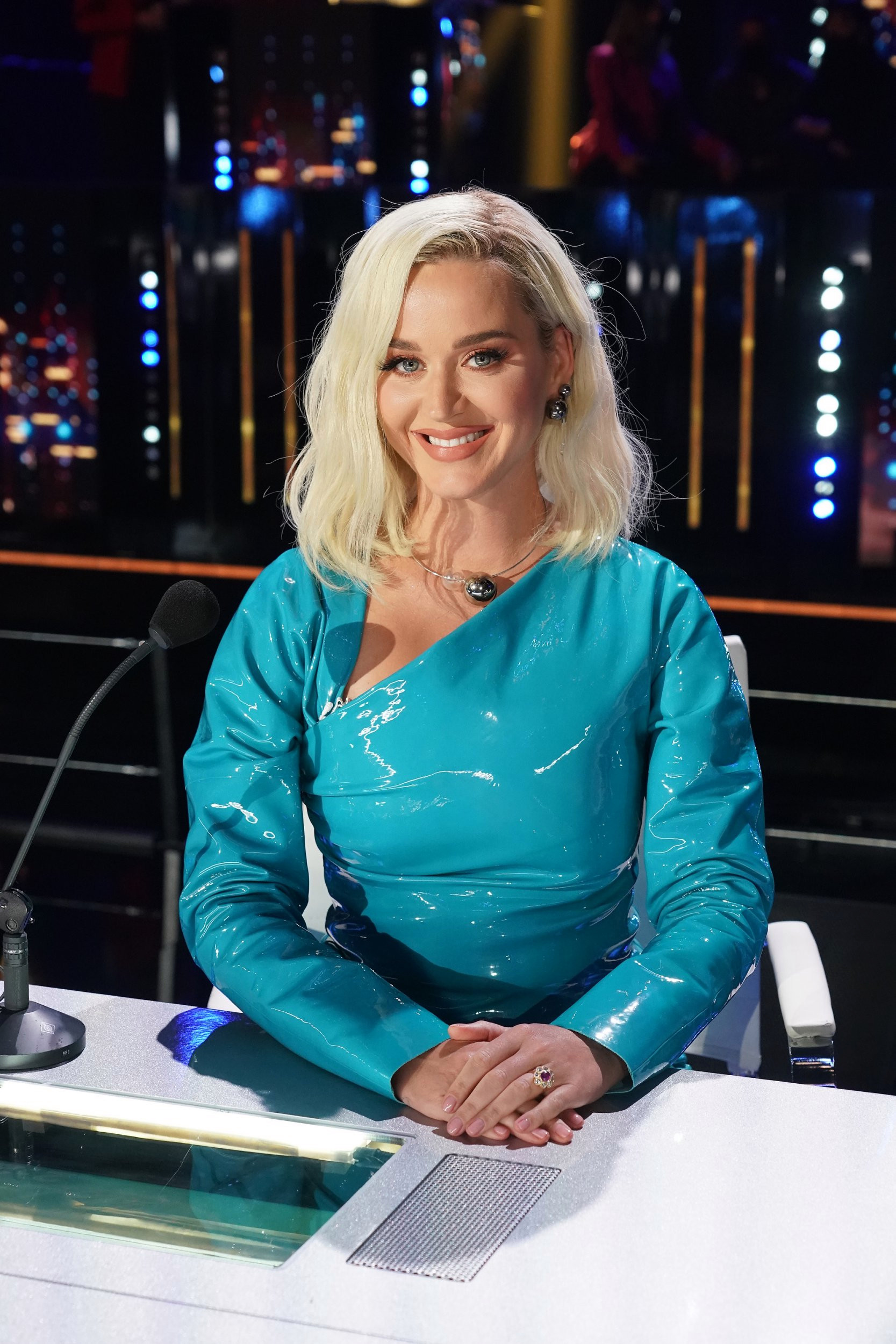 No, Katy Perry did not fart on American Idol: ‘It’s just my dress’