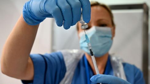 'Mix and match' UK Covid vaccine trial expanded